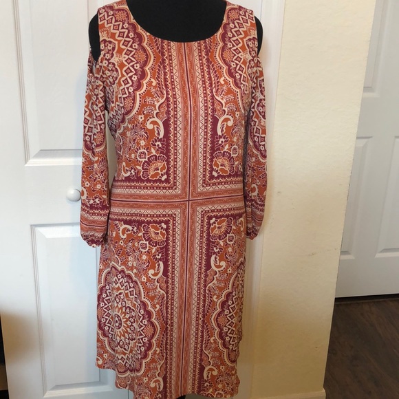 AUW Dresses & Skirts - 🌈Cold shoulder dress Size 14